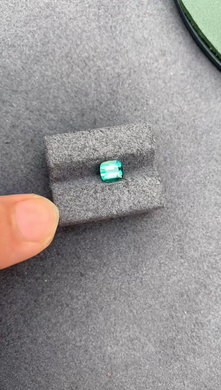 【闪购商品】碧玺裸石未镶嵌1.2ct拉贡碧玺