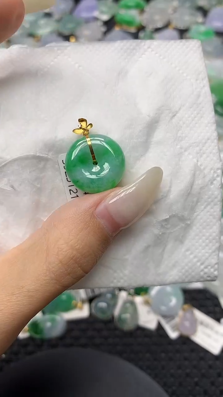颈饰18K金镶嵌翡翠11111111111