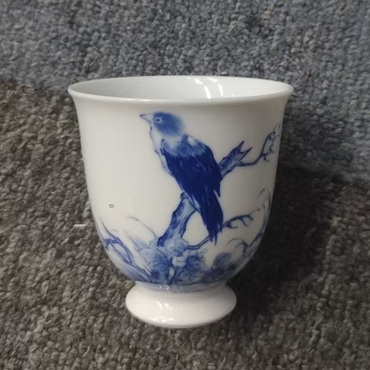 古陶瓷青花老鹰压手杯