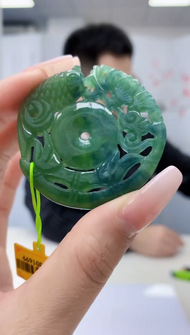 【闪购商品】定制翡翠未镶嵌5153lr-毛货挂件68