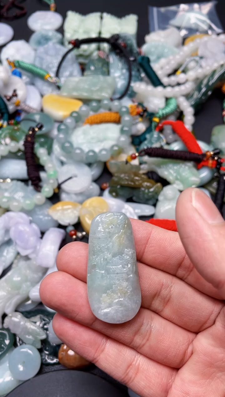 【闪购商品】翡翠颈饰未镶嵌天然翡翠a货