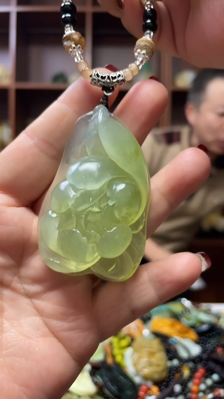 未镶嵌岫玉挂件 