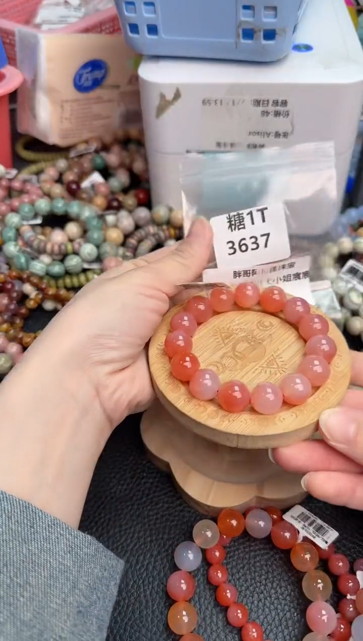 【闪购商品】石英质玉手链未镶嵌1T3637