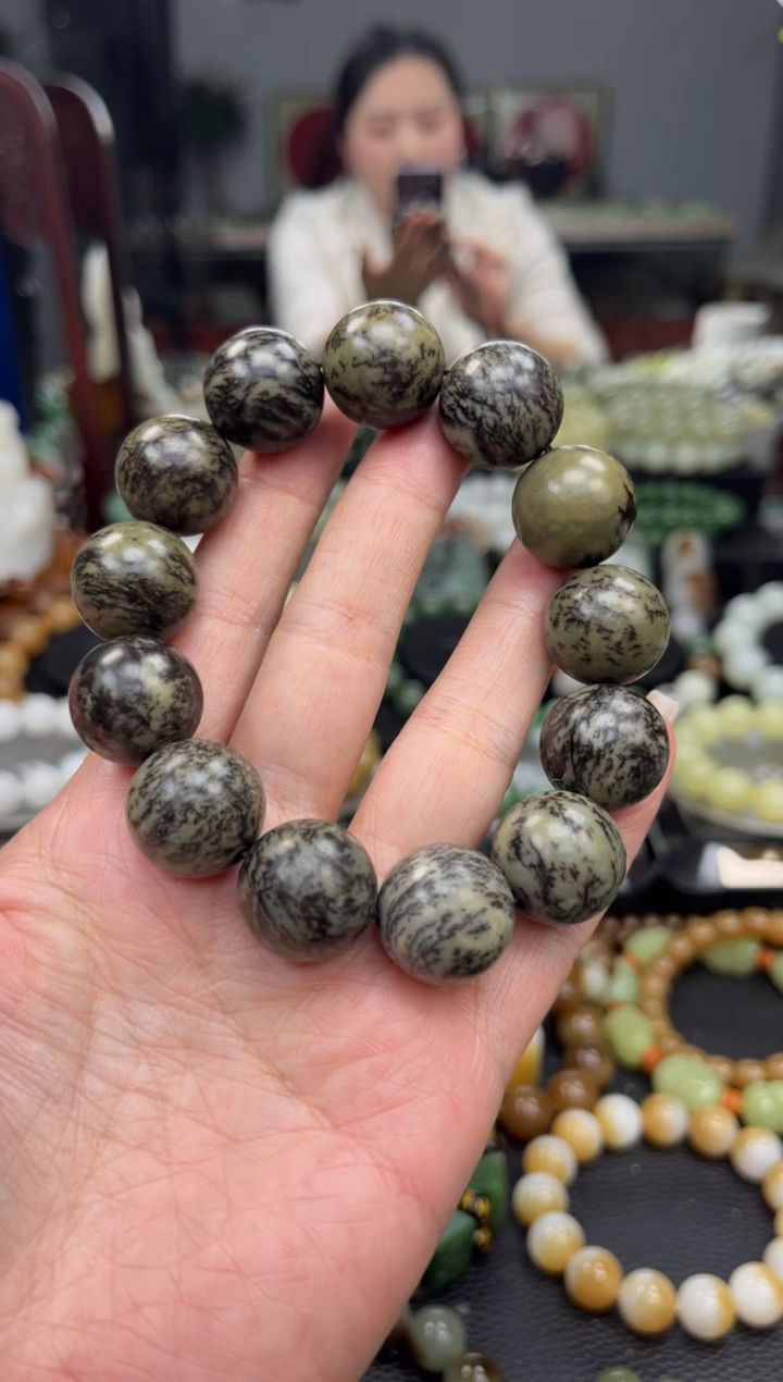 【闪购商品】和田玉手串未镶嵌卡18