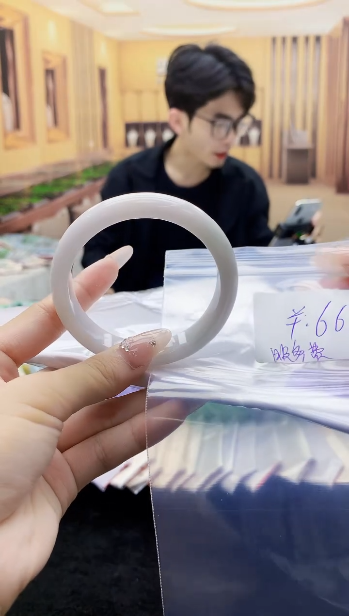 【闪购商品】翡翠手镯未镶嵌0917611553