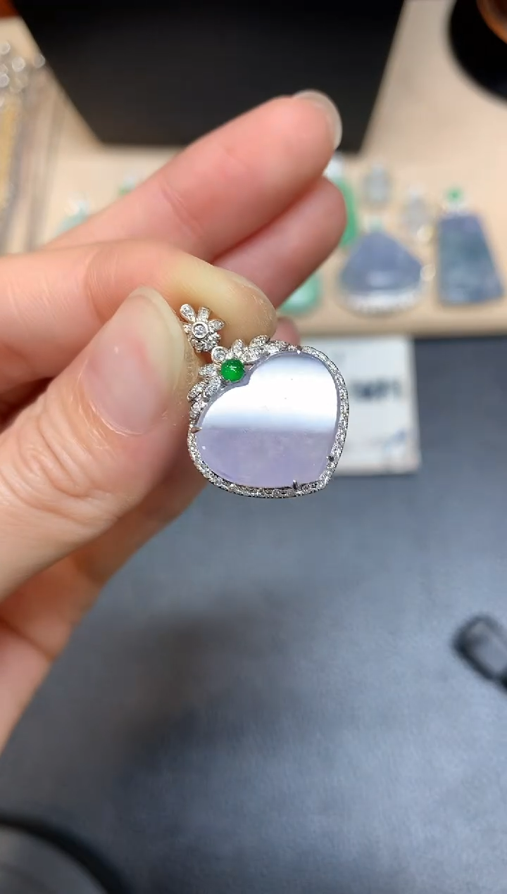 【闪购商品】翡翠颈饰18K金镶嵌无事牌【无服务费