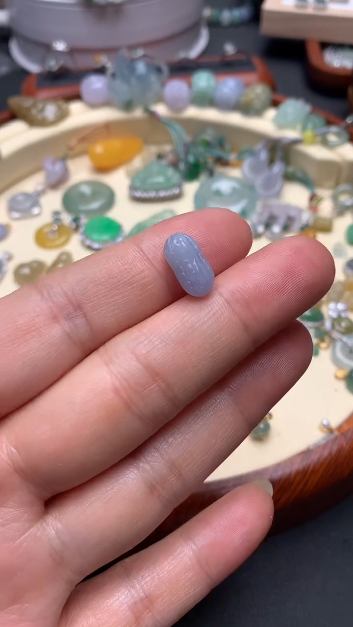 【闪购商品】翡翠颈饰未镶嵌翡翠花生