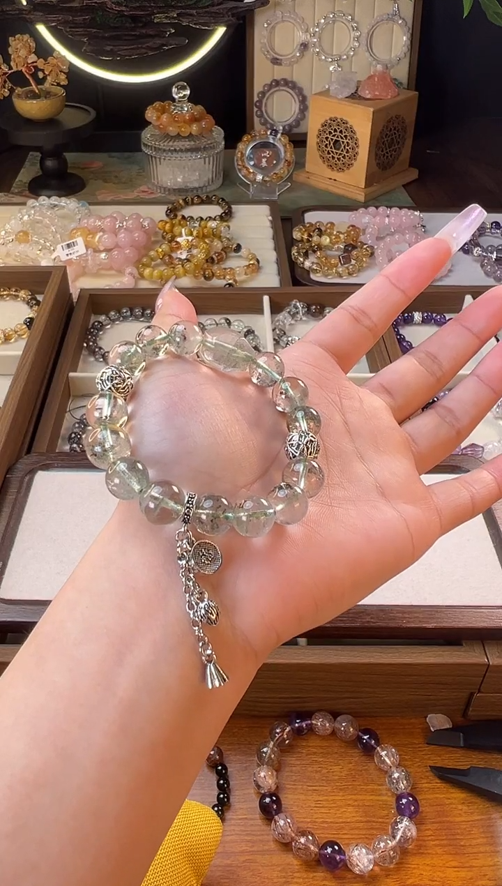 水晶手串未镶嵌上春山