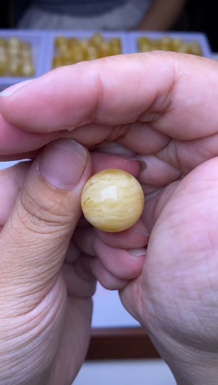 裸石琥珀未镶嵌大小姐珠宝严选77