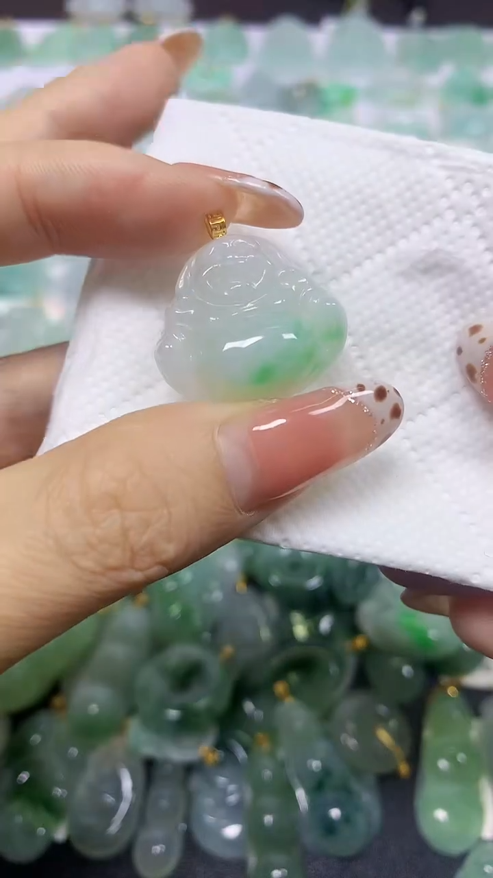 颈饰18K金镶嵌翡翠天然翡翠A货