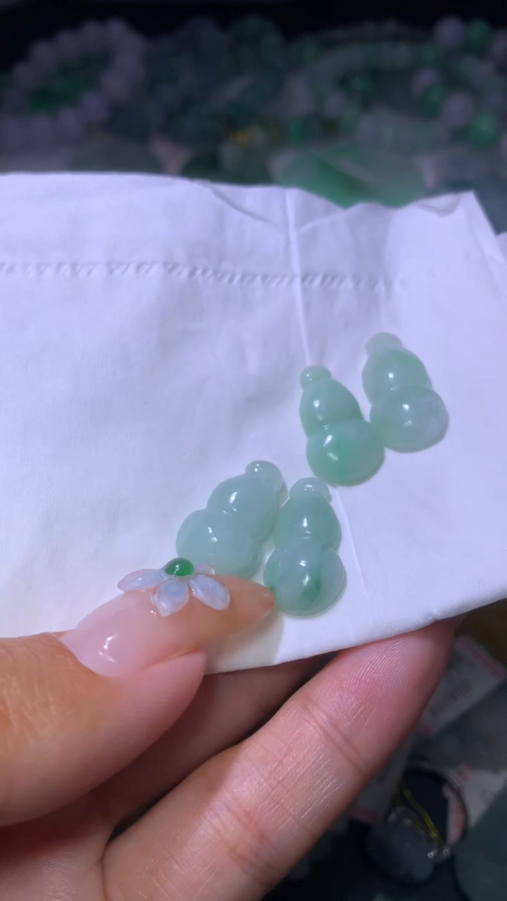 翡翠未镶嵌颈饰MXX008521