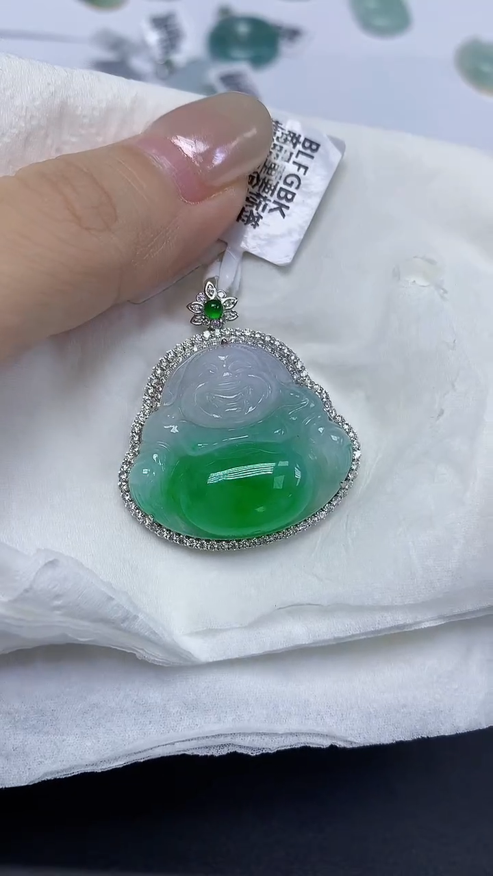 翡翠18K金镶嵌颈饰v****^天然缅甸翡翠A货