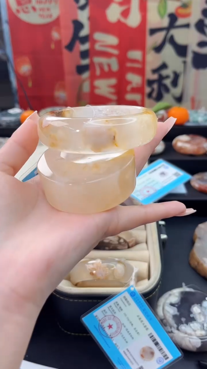 【闪购商品】石英质玉手镯未镶嵌赠送镯心（圈口）61