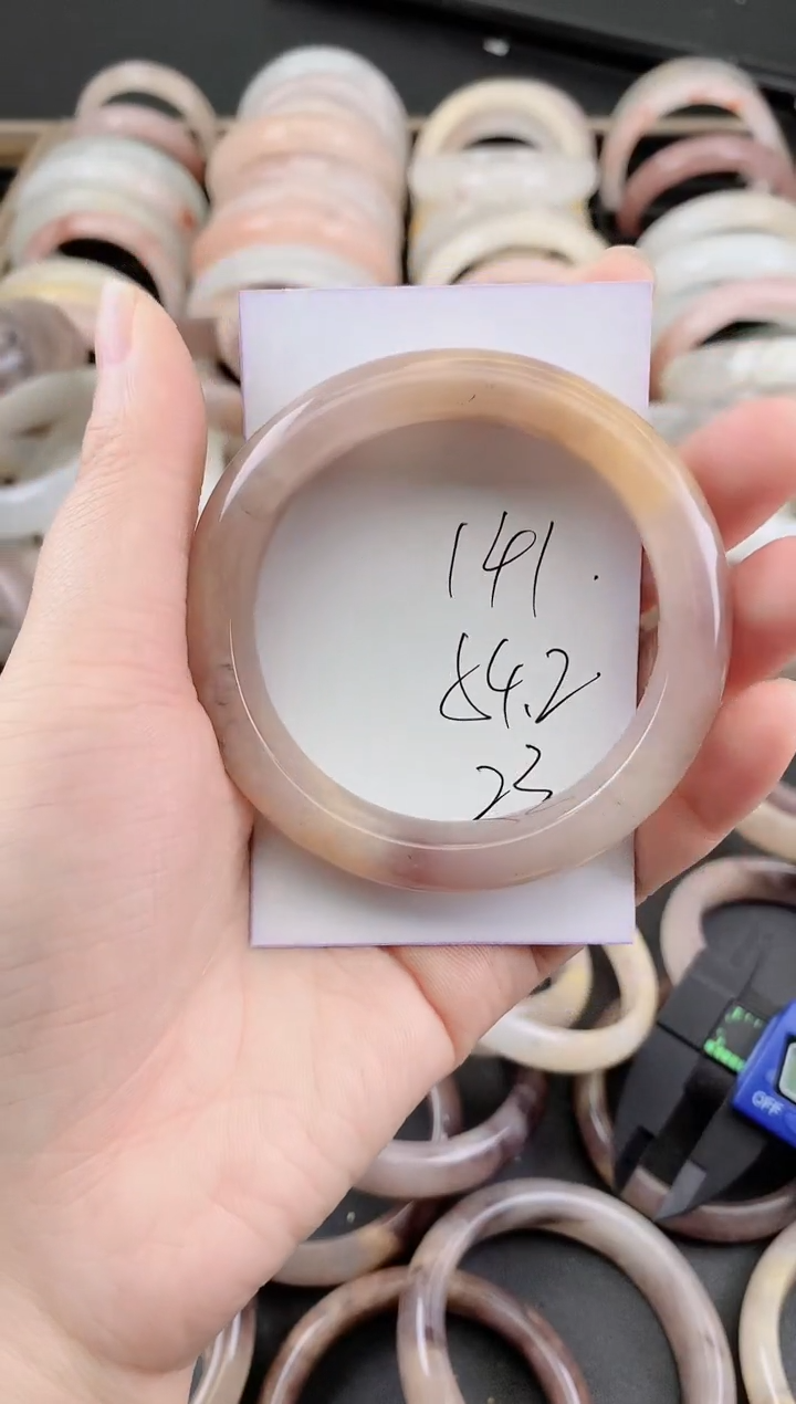 未镶嵌手镯石英质玉（金丝玉）141