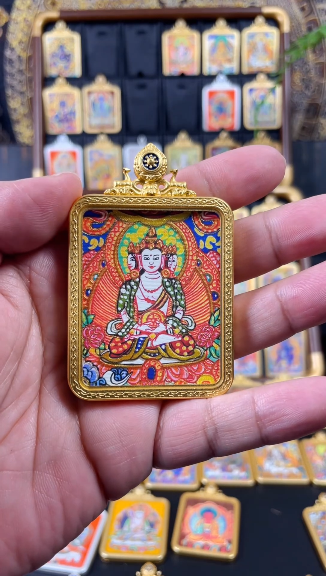 吊坠大**?手绘唐卡《大日》