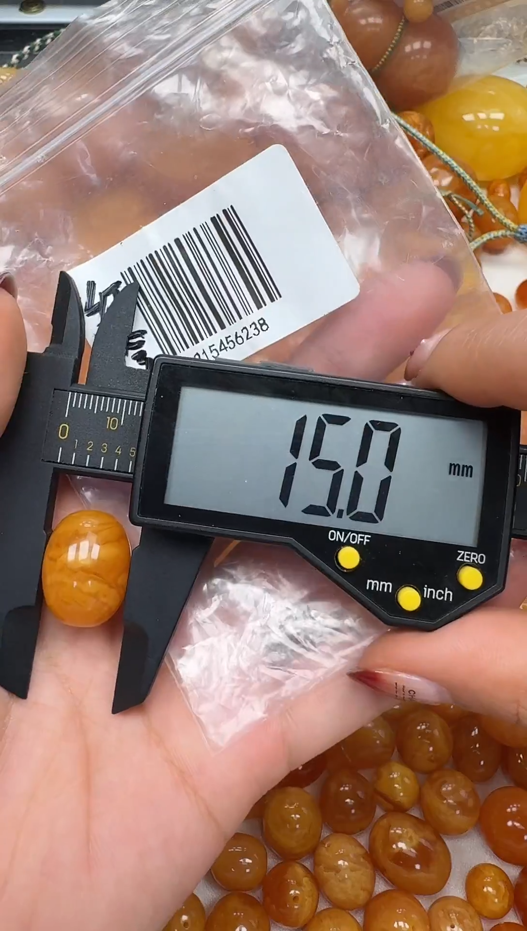 裸石琥珀未镶嵌如图