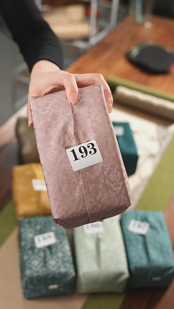 纸巾盒············