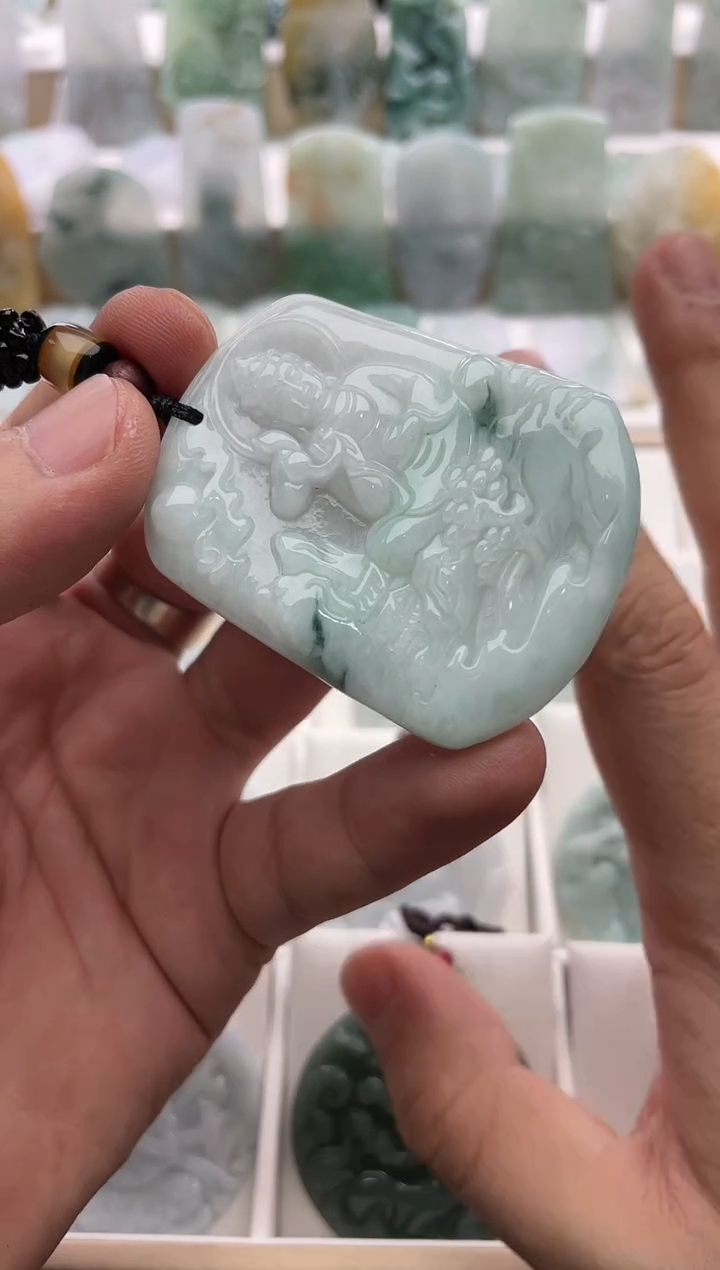 【闪购商品】翡翠颈饰未镶嵌..../2/18/ 185