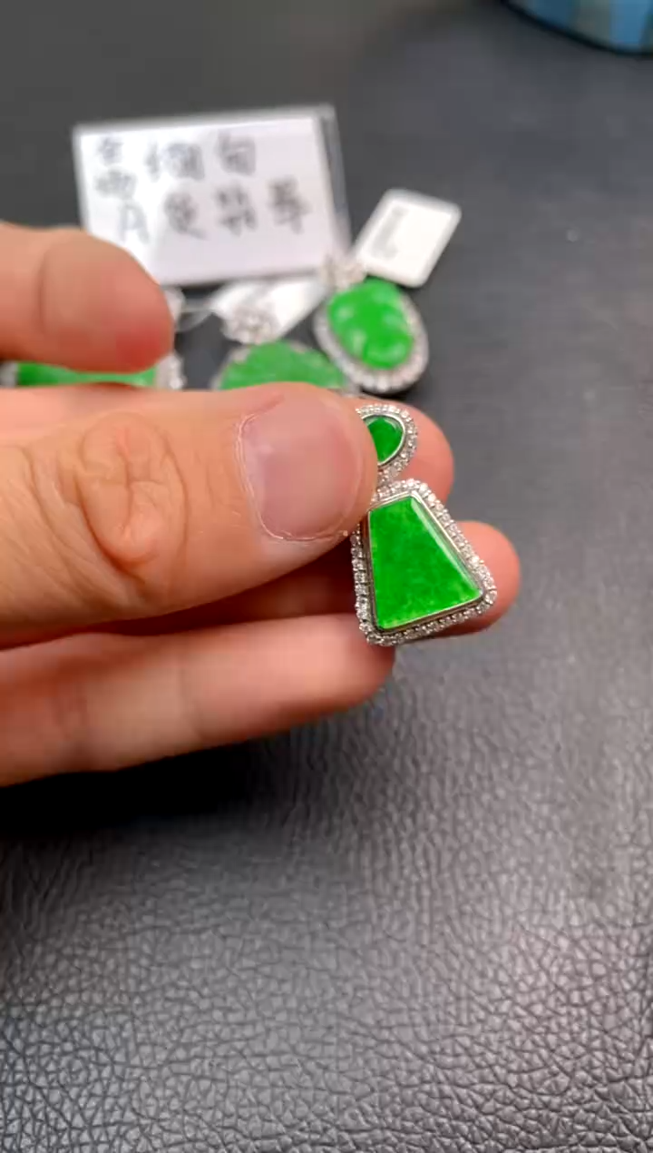 【闪购商品】翡翠吊坠(不含链)银S925镶嵌吊坠