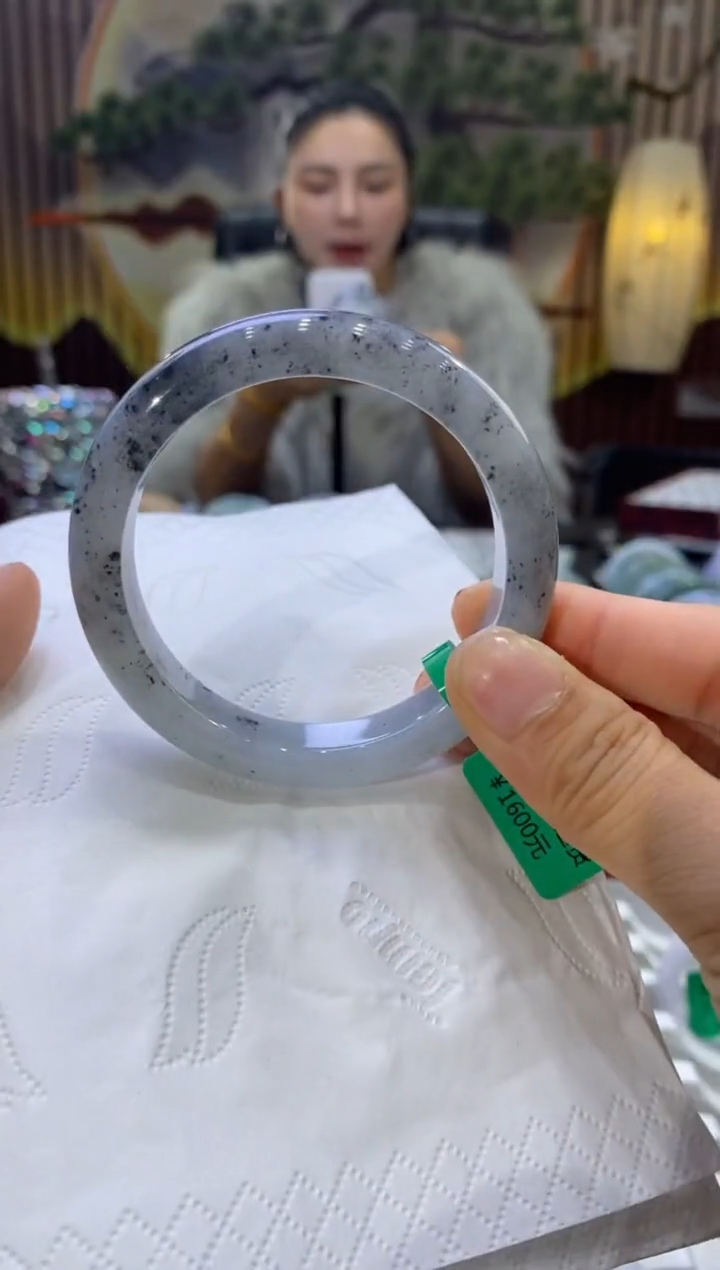 【闪购商品】翡翠手镯未镶嵌多人004465