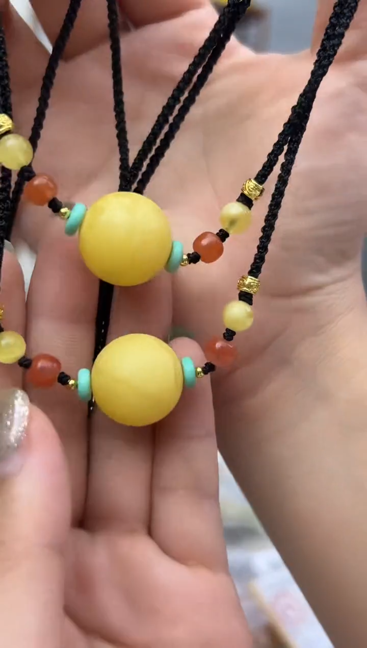 未镶嵌蜜蜡裸石蜜蜡吊坠多样性发一条