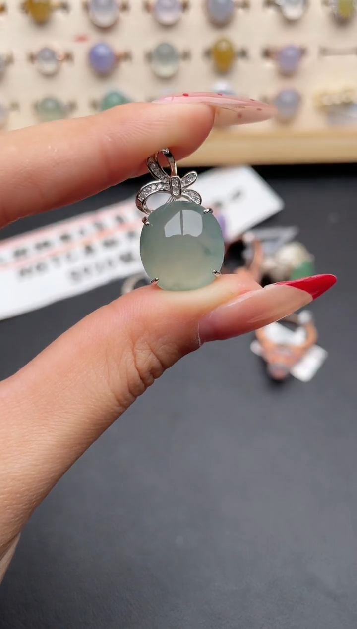 【闪购商品】翡翠吊坠(赠链)银S925镶嵌一物一证一礼盒