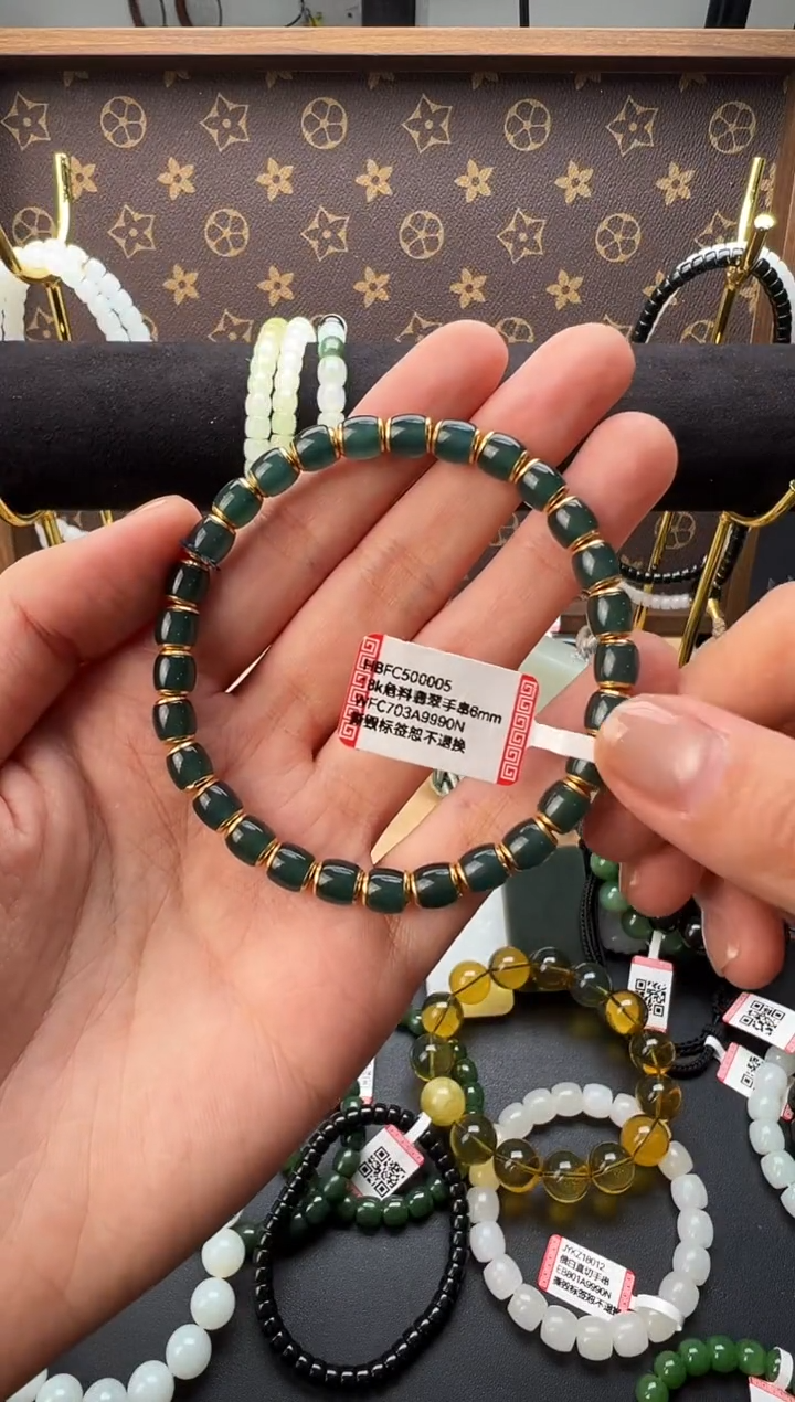 18K金镶嵌手串翡翠HBFC500005