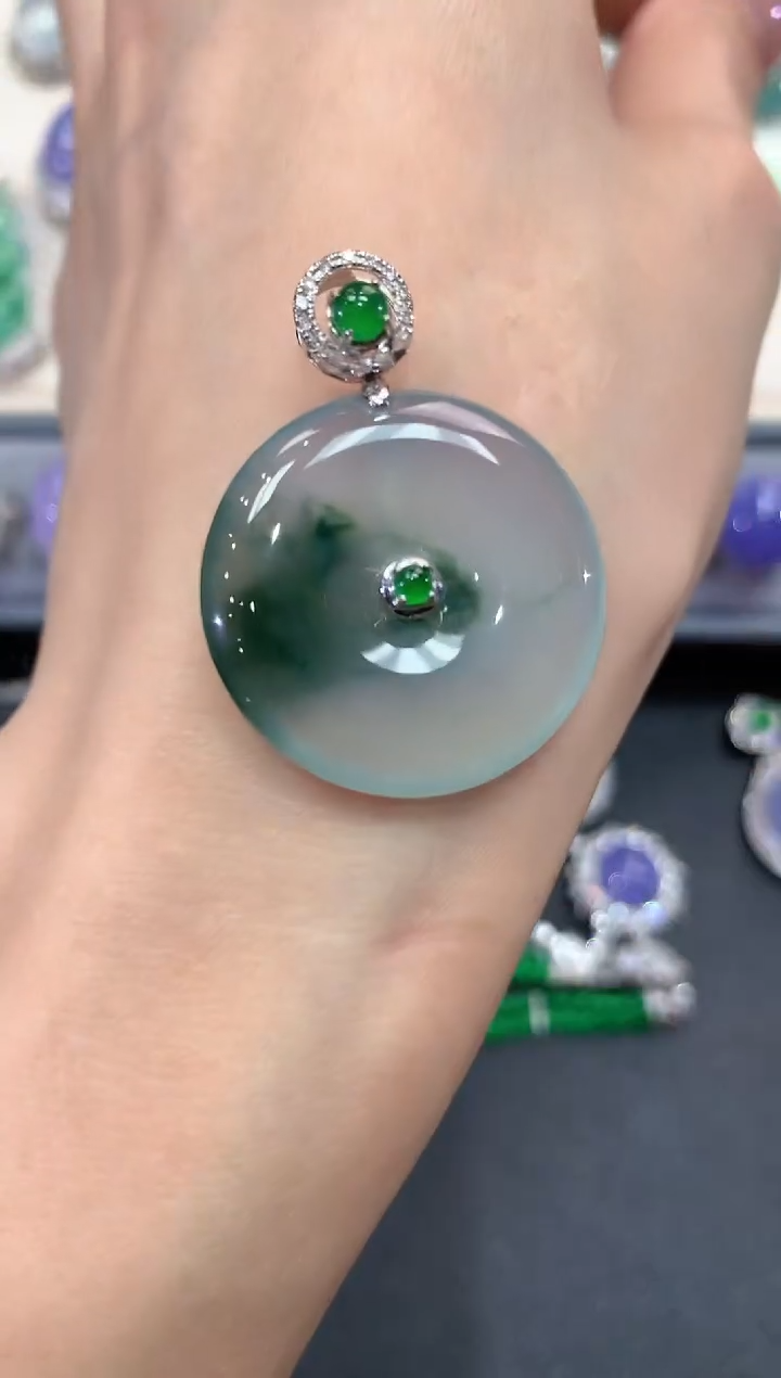 【闪购商品】翡翠吊坠(不含链)18K金镶嵌w19