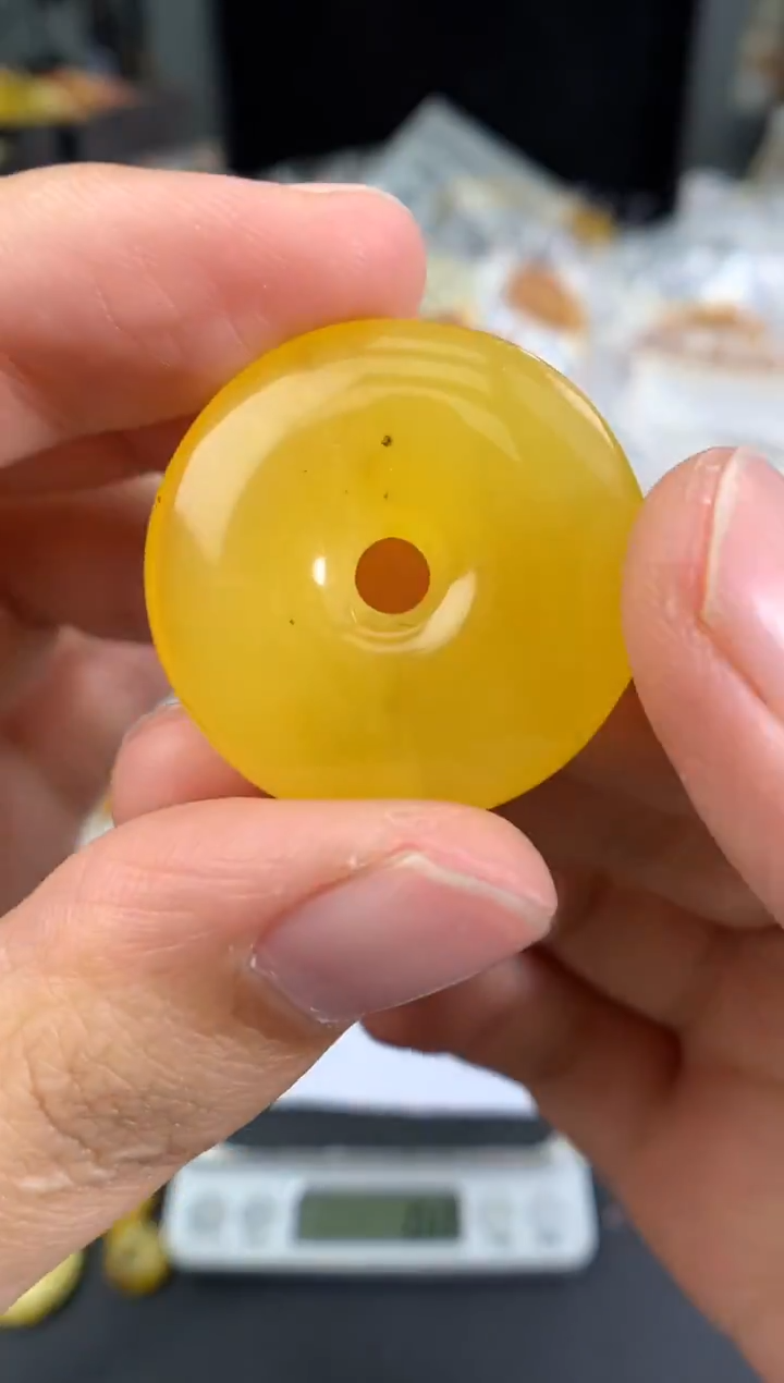 蜜蜡未镶嵌珠宝奇石1