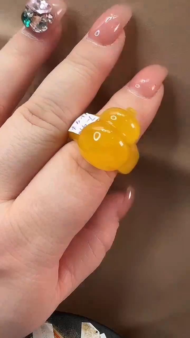 琥珀颈饰未镶嵌戒指