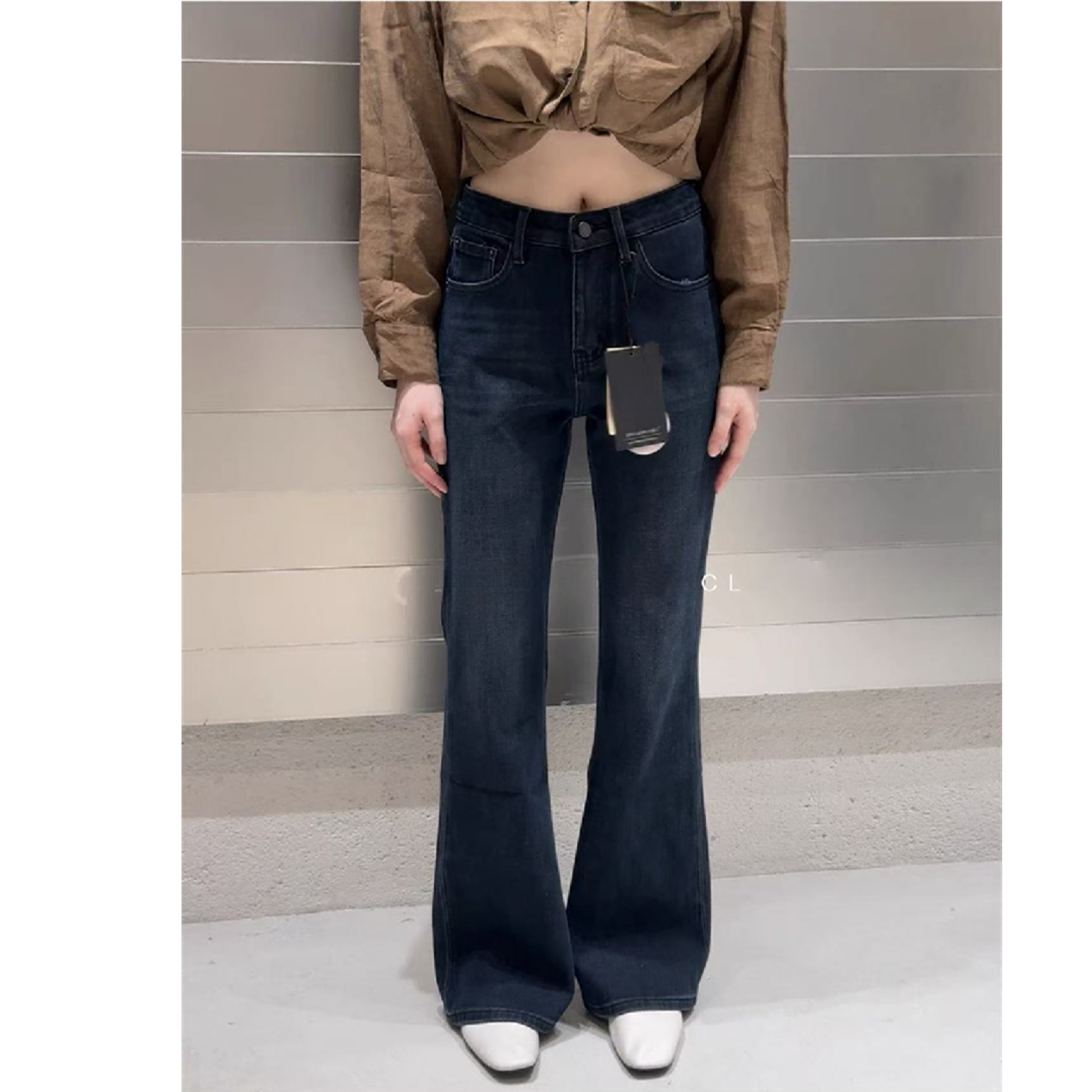 女神们必入！一眼贵货！堪称神裤！限1单！今年独有小香风miu蓝喇叭~