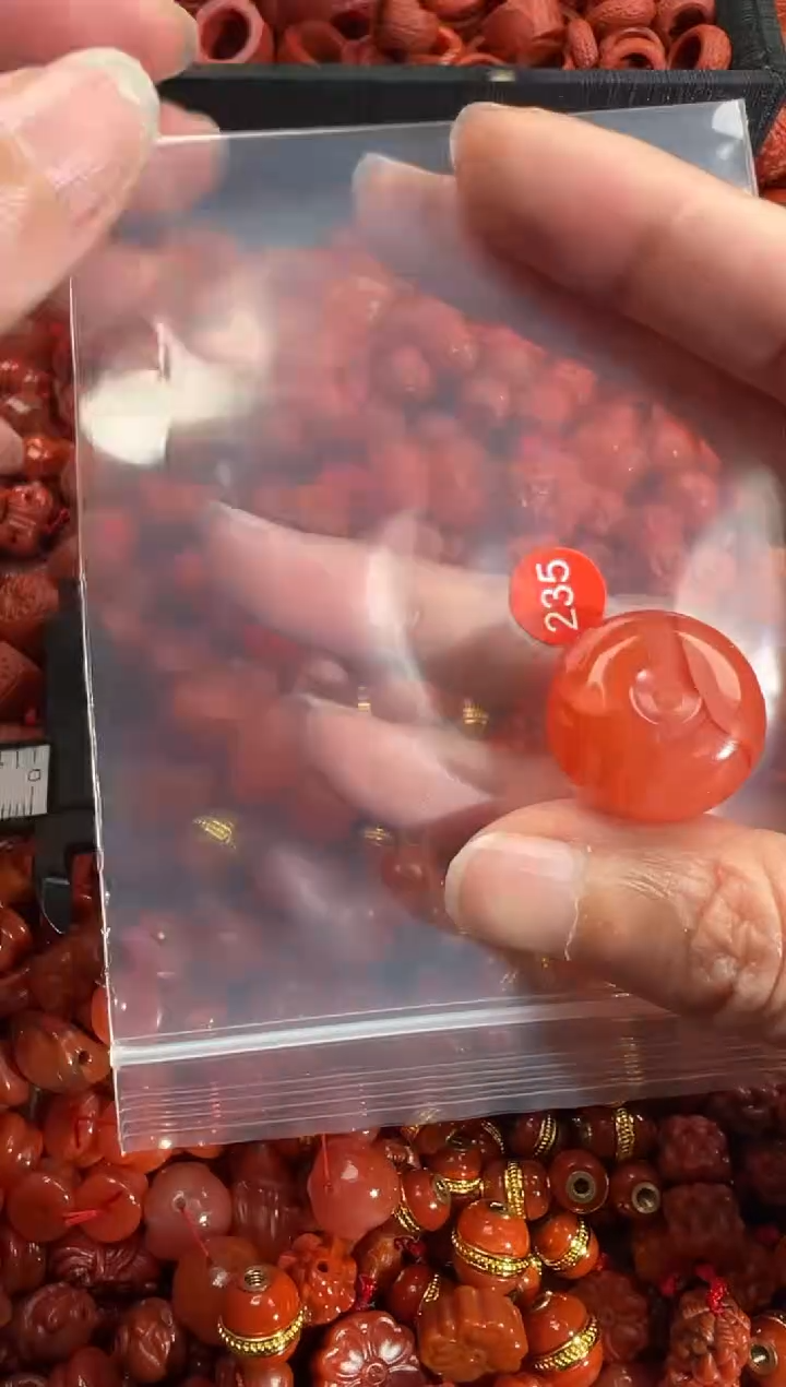 南红玛瑙合金颈饰1