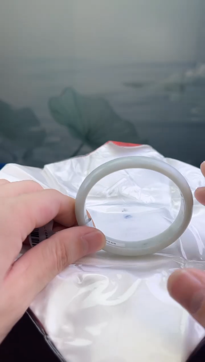 翡翠手镯（贵妃镯）未镶嵌翡翠手镯（微瑕）6