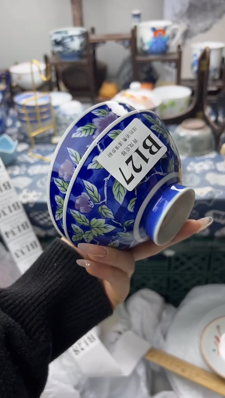 瓷片猪*    B127