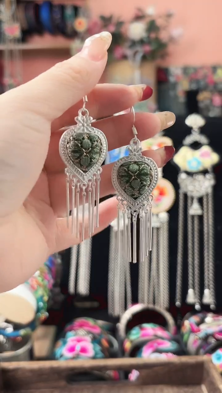 织绣艺枝独绣手工饰品  11