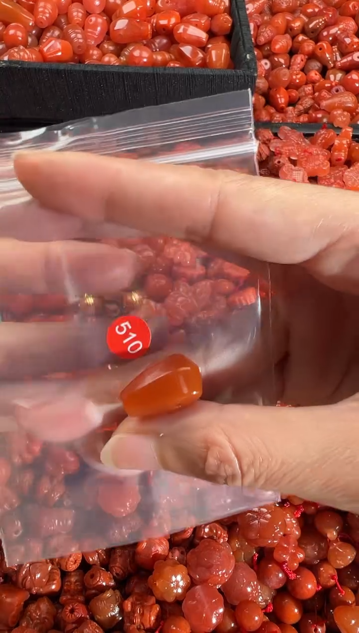 【闪购商品】南红玛瑙颈饰未镶嵌1