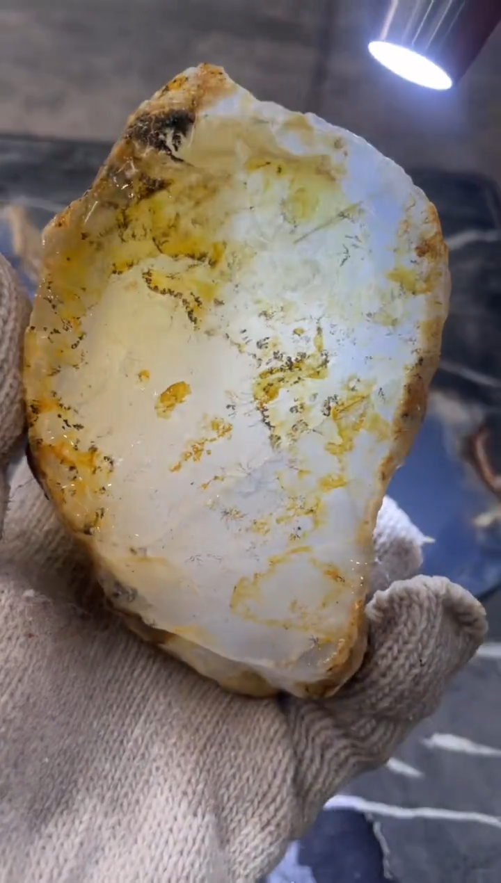 【闪购商品】石英质玉原石未镶嵌天然蓝玉髓原石