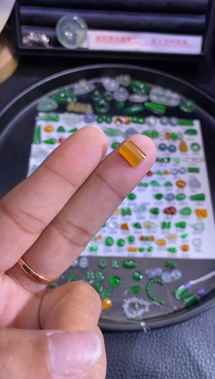 未镶嵌挂件翡翠珠子