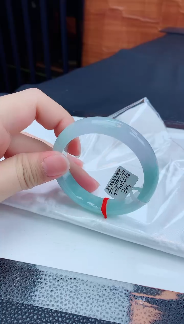 翡翠未镶嵌手镯缅甸天然翡翠A货手镯