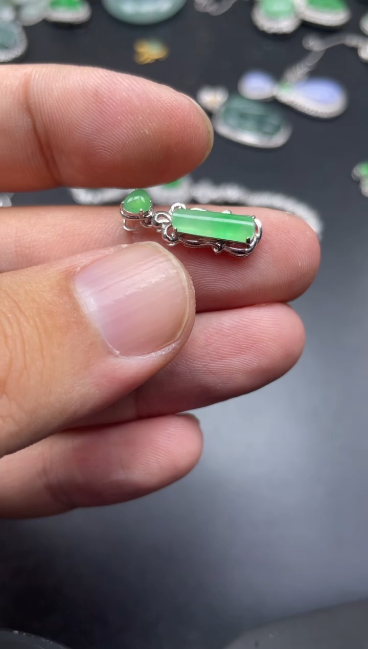 【闪购商品】翡翠颈饰18K金镶嵌FOCE寄售不退换