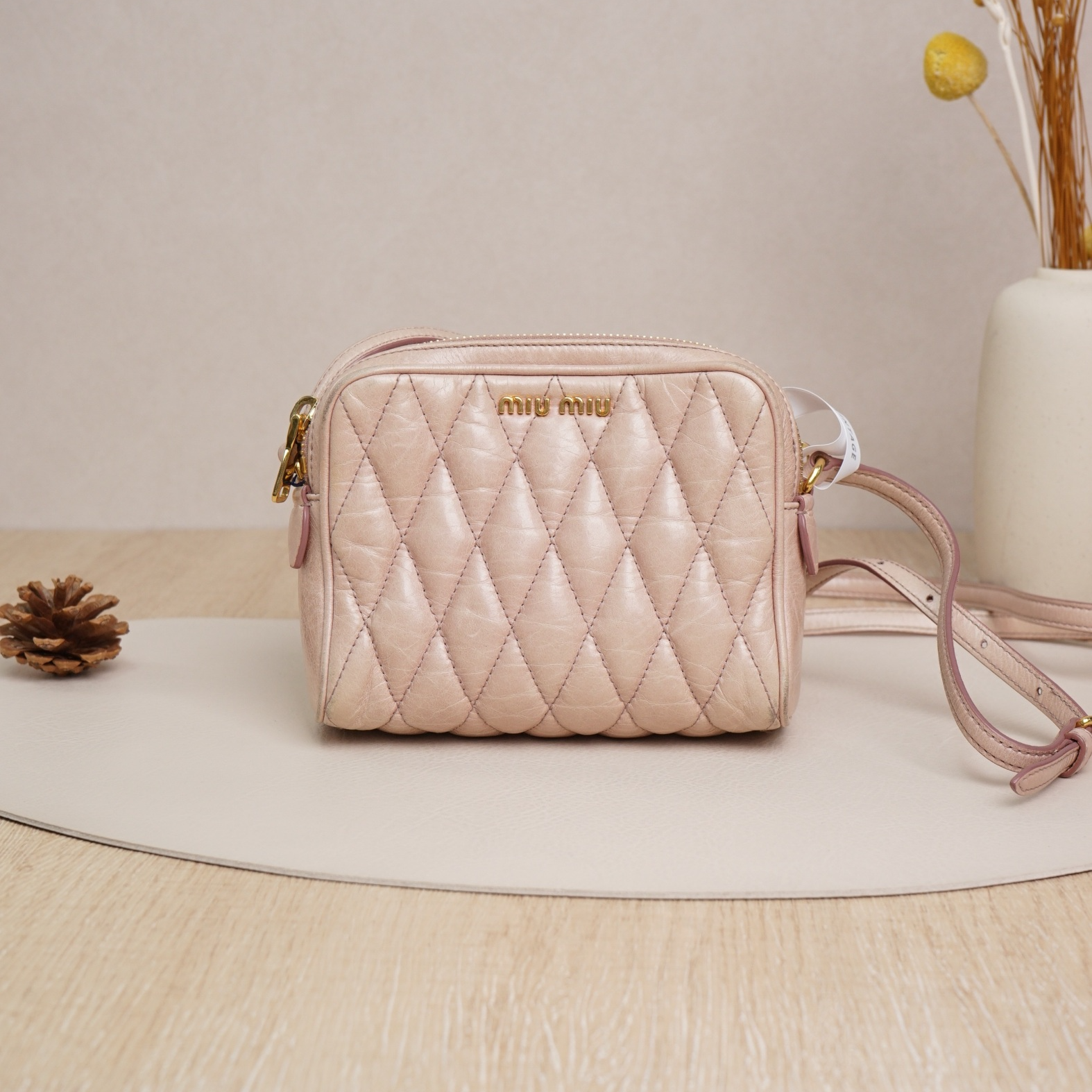 95新 MIU MIU/缪缪 缪缪斜挎包牛皮/DS101009