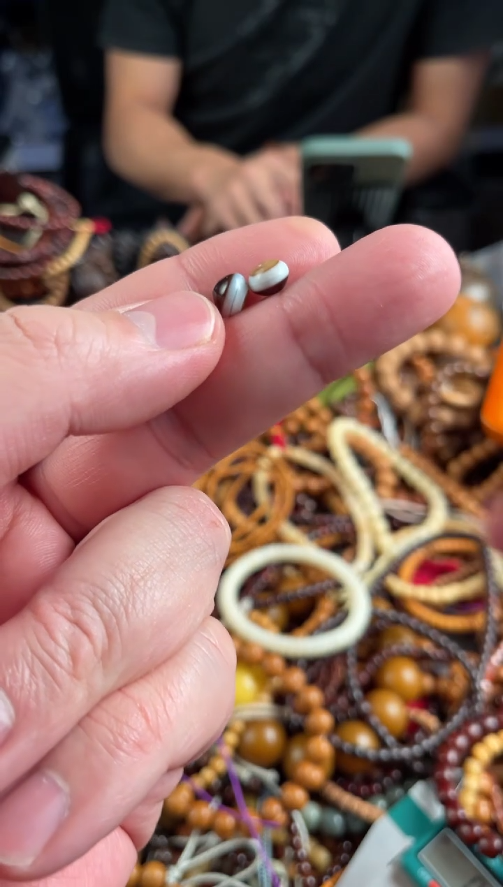 未镶嵌.玛瑙/玉髓王胖子文玩工作室小飞碟2个随机发