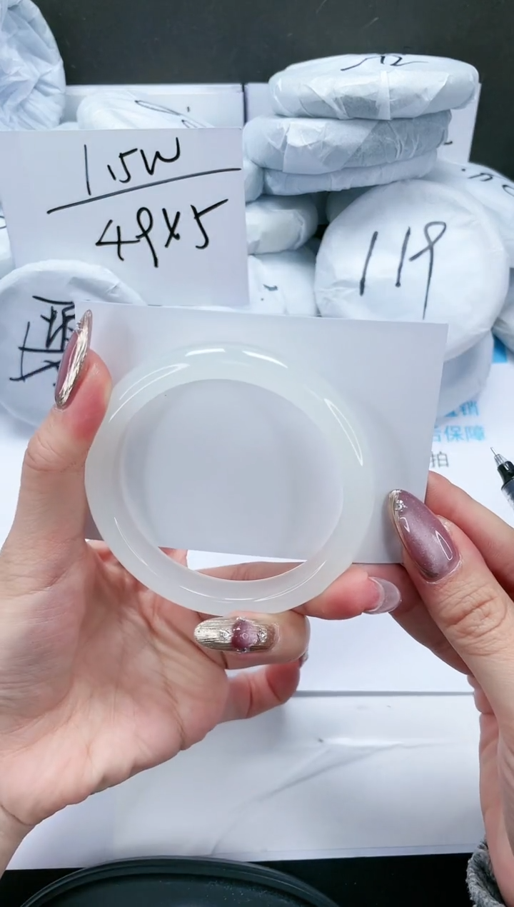 【闪购商品】石英质玉手镯未镶嵌373-58.7