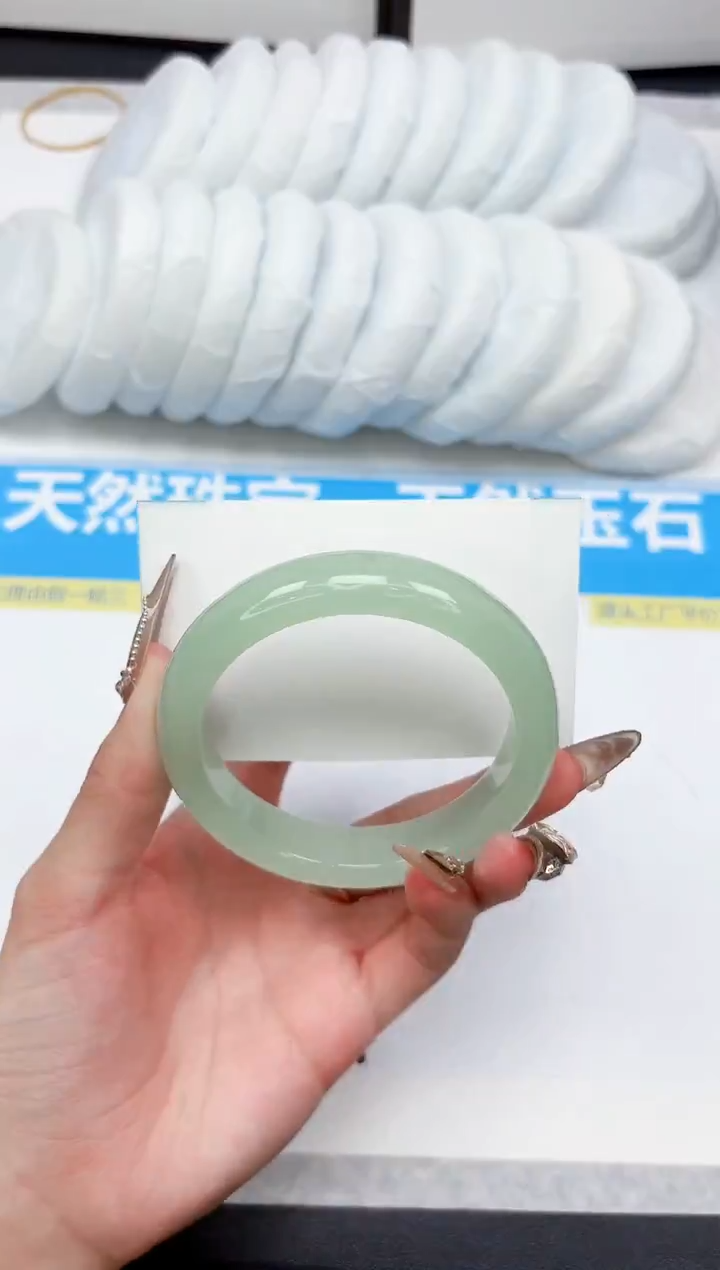 未镶嵌手镯石英质玉79-59.8