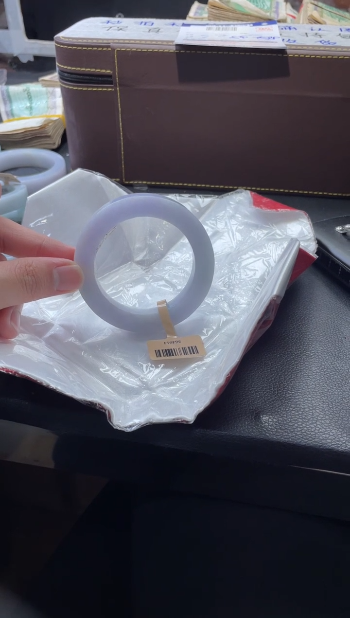 【闪购商品】定制翡翠手镯未镶嵌发一件/DDI01702