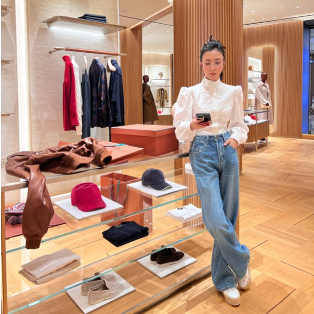 【壁虎服饰】春秋新款高端百搭白色半高领衬衫