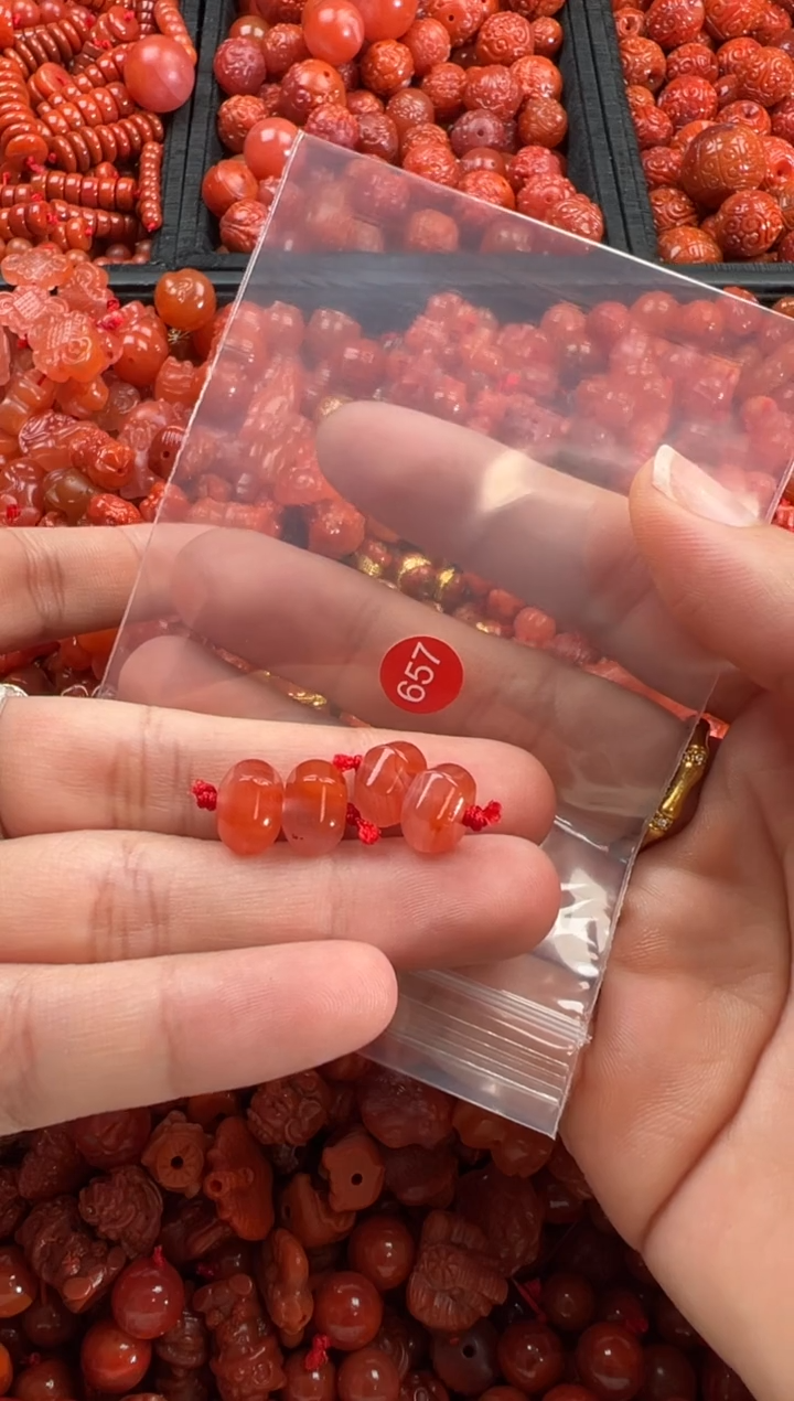 【闪购商品】南红玛瑙颈饰未镶嵌1