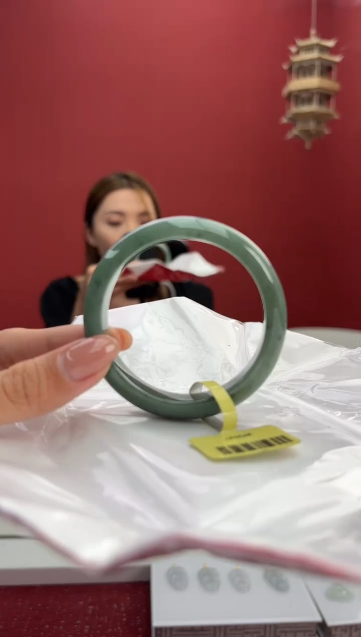 翡翠未镶嵌手镯3手镯