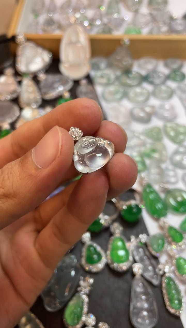 【闪购商品】翡翠吊坠(不含链)18K金镶嵌佛公