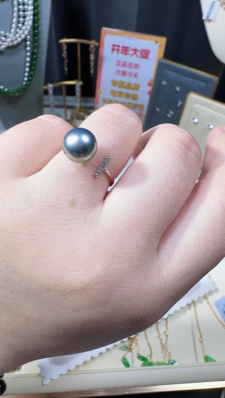 【闪购商品】海水珍珠戒圈18K金镶嵌铂金灰戒指